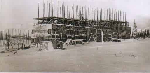 Октябрь 1931 г. Постройка первого жилого 4-этажного дома