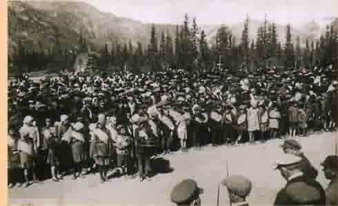1932 год. Митинг в Хибиногорском парке