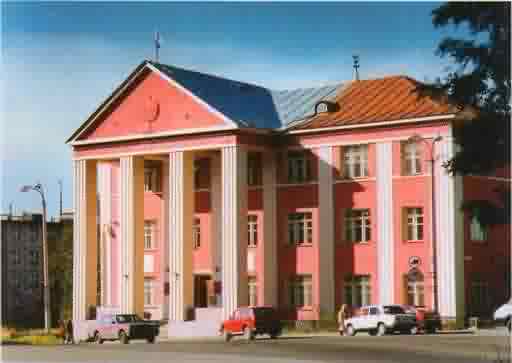 Административное здание треста "АПАТИТ" - ныне здание администрации 2003 г.