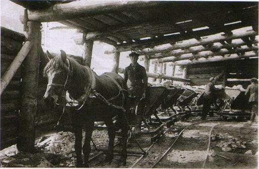 1930-е гг. Транспортировка руды из шахты